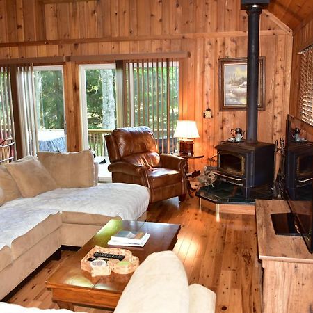 Quiet And Comfy 3Bed/2Bath - Chalet With Hot Tub. Cedar Extérieur photo
