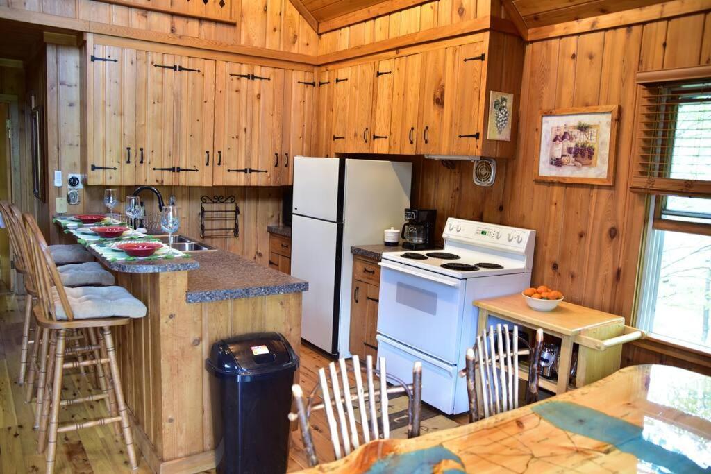 Quiet And Comfy 3Bed/2Bath - Chalet With Hot Tub. Cedar Extérieur photo