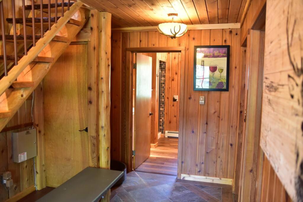 Quiet And Comfy 3Bed/2Bath - Chalet With Hot Tub. Cedar Extérieur photo