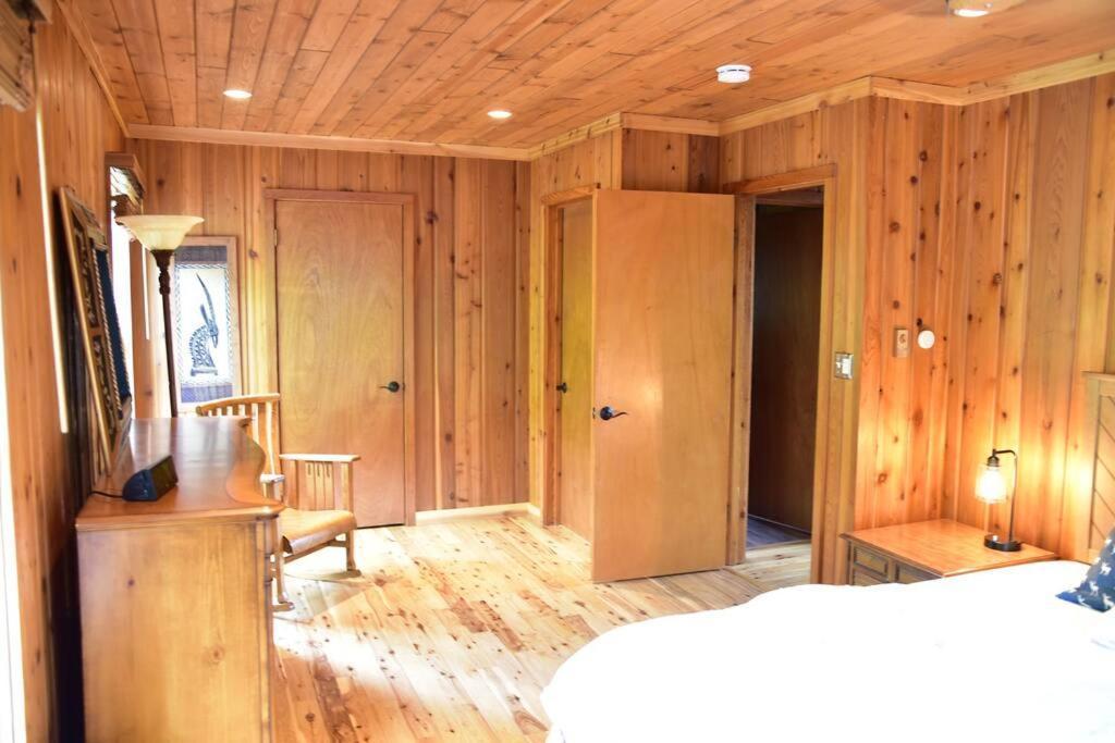Quiet And Comfy 3Bed/2Bath - Chalet With Hot Tub. Cedar Extérieur photo