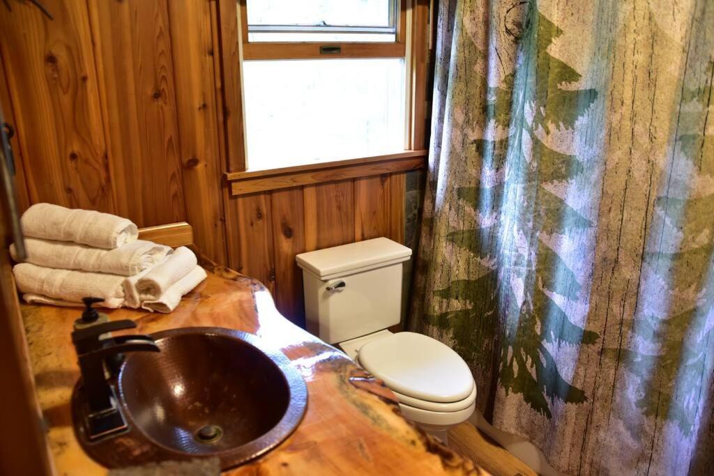 Quiet And Comfy 3Bed/2Bath - Chalet With Hot Tub. Cedar Extérieur photo