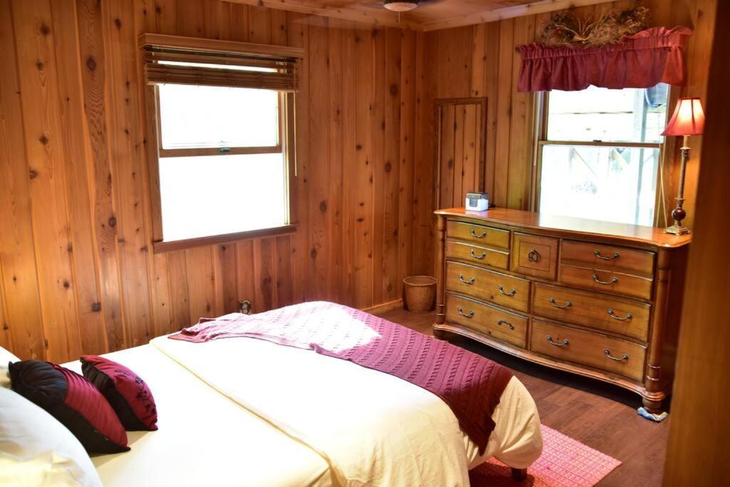 Quiet And Comfy 3Bed/2Bath - Chalet With Hot Tub. Cedar Extérieur photo
