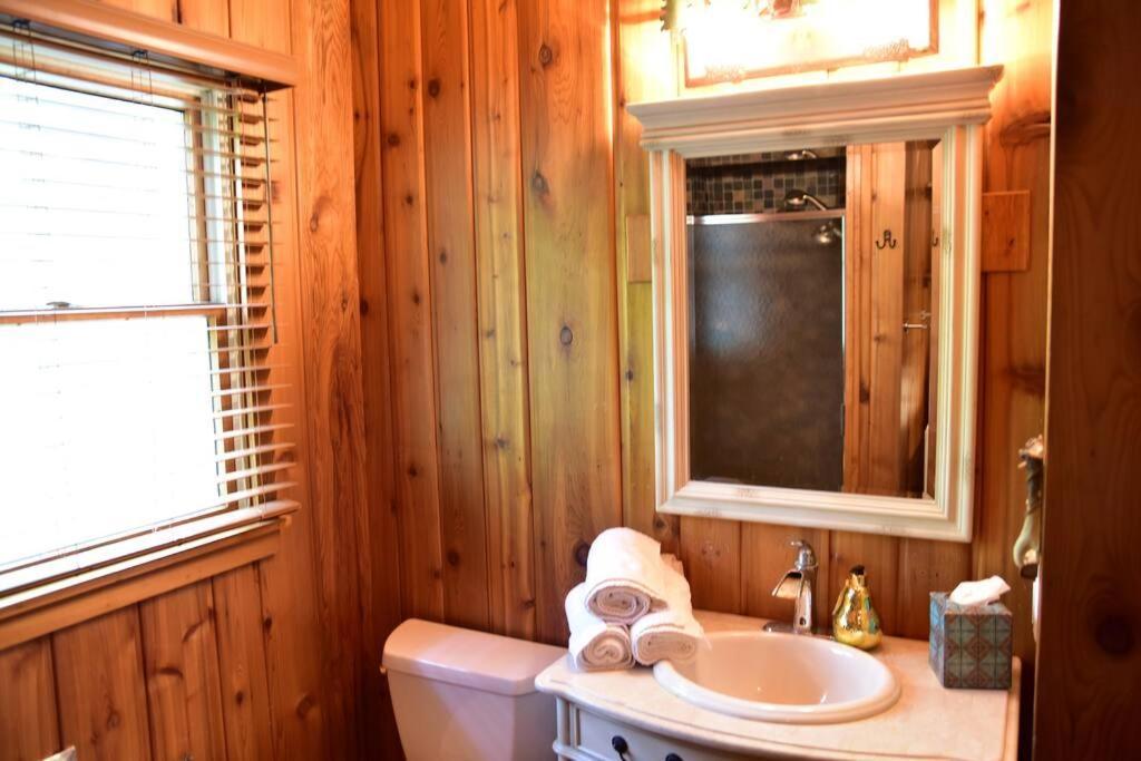 Quiet And Comfy 3Bed/2Bath - Chalet With Hot Tub. Cedar Extérieur photo