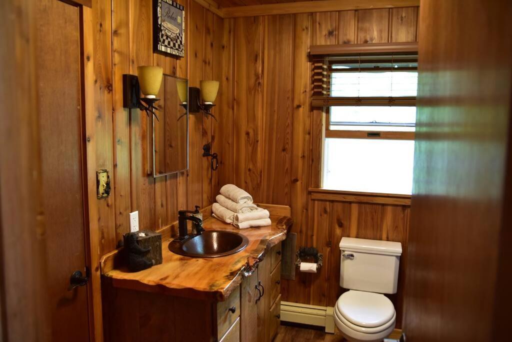 Quiet And Comfy 3Bed/2Bath - Chalet With Hot Tub. Cedar Extérieur photo